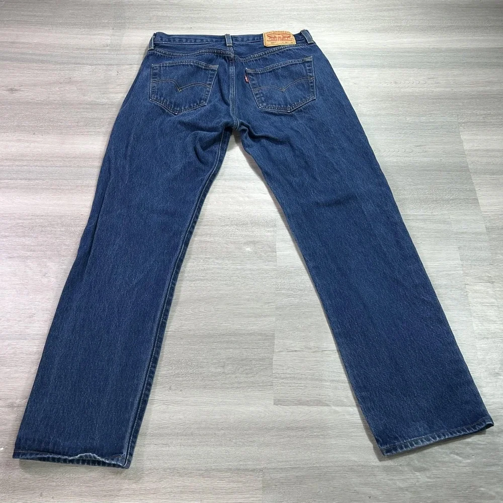 Levis 501 Jeans Mens 34x31 (32x31) Blue Medium Wash‎ Button Fly Straight Denim